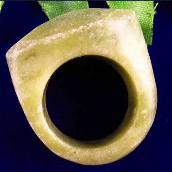 New Faceted Lemon Jade Oval Ring. Size 8.25 - Picture 2 of 2